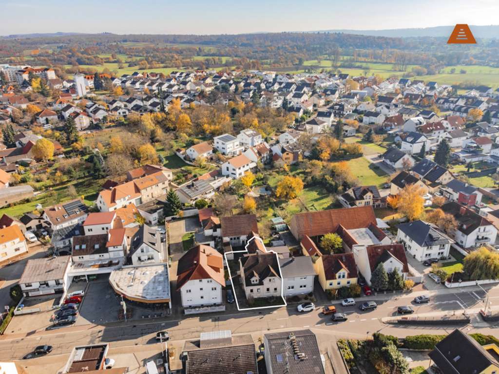 Immobilie in Bad Schönborn - Historische Villa mit Charakter – seltenes Liebhaberobjekt mit außergewöhnlichem Potenzial - Bild 2