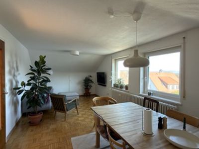 Wohnen in Tübingen: Dachgeschosswohnung mit 75 m² in ruhiger Lage
