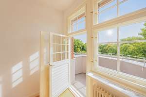 Am Kreuzpfuhlteich in Weißensee: 4 Zi-DG-Maisonette mit Aufzug EBK u 2 Balkonen (WE09) – Woelckpromenade 7, 13086 Weißensee, Berlin – Vorschaubild 3