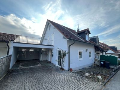 Vermietete Doppelhaushälfte mit schönem Ausblick und Einliegerwohnung in Nandlstadt!