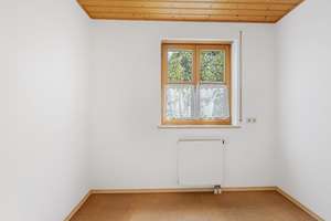 Umgeben von einem Biotop: Einfamilienhaus mit Einliegerwohnung in ruhiger und zentrale Lage – Die vollständige Adresse der Immobilie erhältst du vom Anbieter., 85051 Südwest, Ingolstadt – Vorschaubild 35