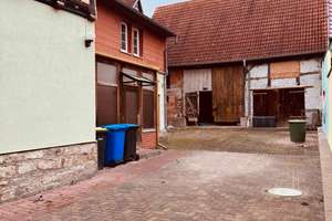 HAUS Zweiseitenhof mit Potenzial, gut erhaltenes Wohnhaus, 2 Garagen + Scheune + gr. Garten – Hauptstr. 9, 99958 Tonna – Vorschaubild 4