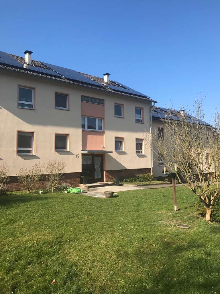 Immobilie in Steinau an der Straße - Zukunftssicher wohnen: Gepflegte 3-Zimmer-Wohnung mit Balkon, neuen Gasthermen & Photovoltaik - Bild 0