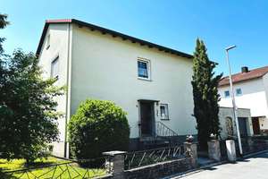 Sie wünschen sich viel Platz? Gepflegtes 2 Fam.-Haus mit Garage und Garten im ruhigen, sonnigen Gr� – Die vollständige Adresse der Immobilie erhältst du vom Anbieter., 97486 Königsberg in Bayern – Vorschaubild 4