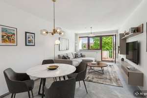 Lichtdurchflutete 2,5 Zimmer Wohnung mit Südbalkon und nahe des historischen Pfanzeltplatzes in A... – Die vollständige Adresse der Immobilie erhältst du vom Anbieter., 81737 Altperlach, München – Vorschaubild 2