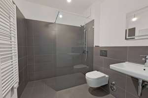 Zusammenziehen im Neubau-Stil: Modernes Erdgeschoss-Refugium mit extra viel Freiraum – Rosmarinweg 3, 38446 Steimker Berg, Wolfsburg – Vorschaubild 11