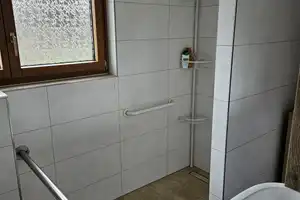 Attraktives und gepflegtes 8-Zimmer-Zweifamilienhaus in Neckartenzlingen – Esslingen (Kreis) – Vorschaubild 4