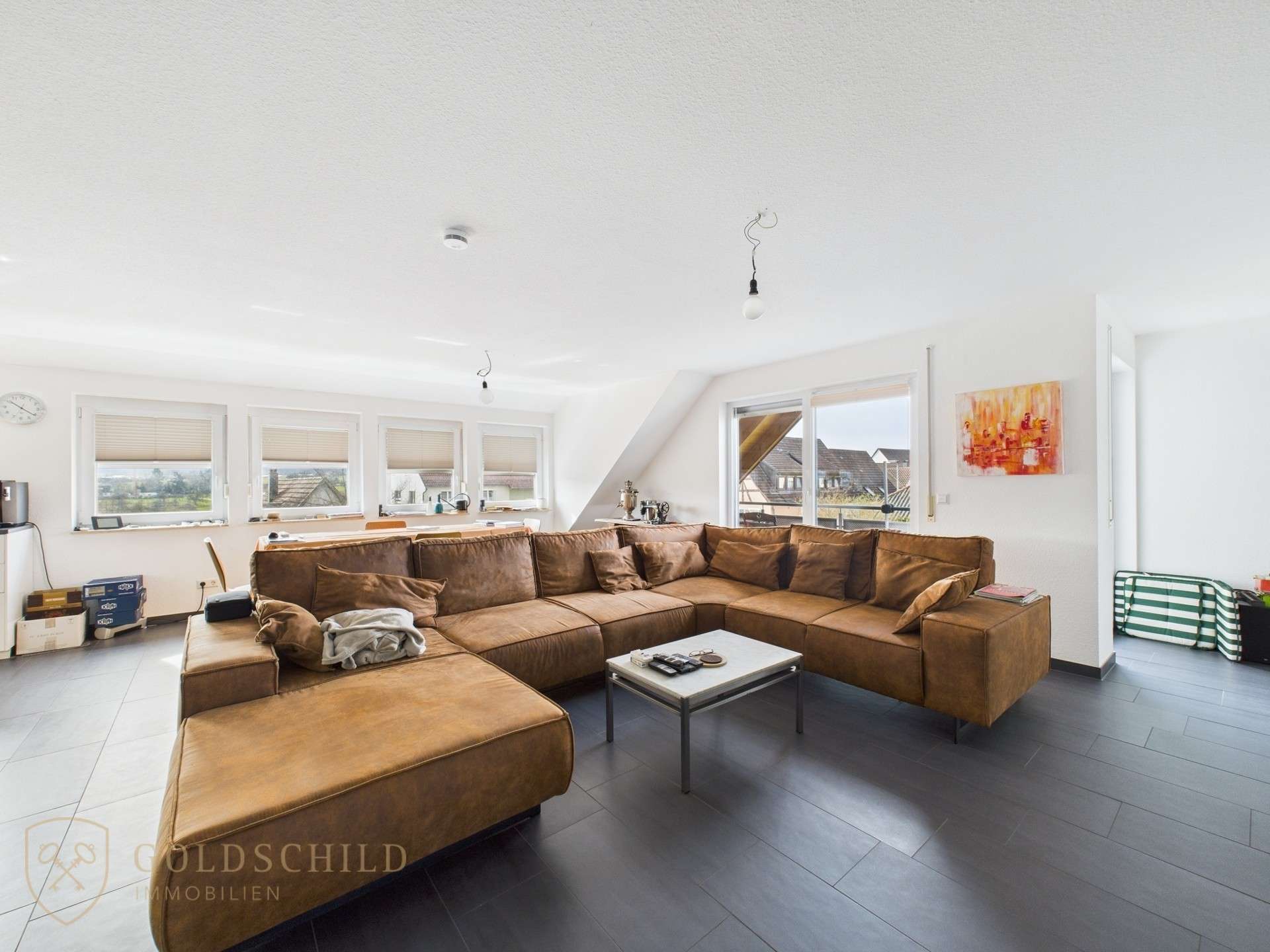 Immobilie in Hattenhofen - Moderne 3,5-Zimmer-Wohnung mit Balkon - Bild 2