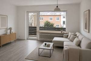Provisionsfrei! Helle 3-ZKB, EBK, Südbalkon, Keller, incl. Garage