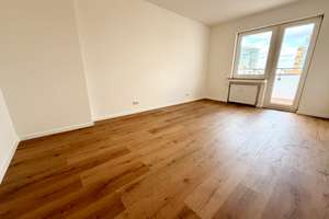 Traum-Penthouse mit 3 Balkonen, EBK und Aufzug direkt auf der Lorettostraße – Lorettostraße 5, 40219 Unterbilk, Düsseldorf – Vorschaubild 4