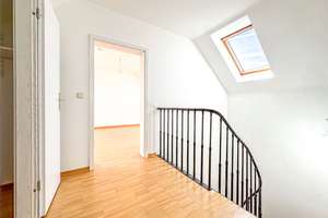 Großzügige und charmante 3-Zimmer Maisonette-Dachgeschoss-Wohnung in Mainz-Kastel – Die vollständige Adresse der Immobilie erhältst du vom Anbieter., 55252 Mainz-Kastel, Wiesbaden – Vorschaubild 8