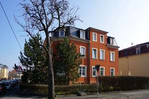 3 Zimmer + Laminat + Bad mit Wanne