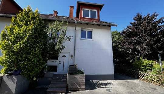 Bild von Unikat ohne Makler! Geräumige 8-Raum-Doppelhaushälfte in Dreieichenhain