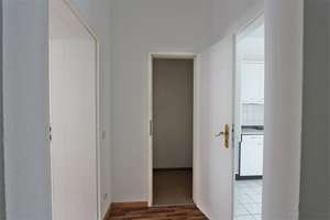 Bezugsfrei! 2-Zimmer-Wohnung im Erdgeschoss! – Pohlestr. 30, 12557 Köpenick, Berlin – Vorschaubild 2