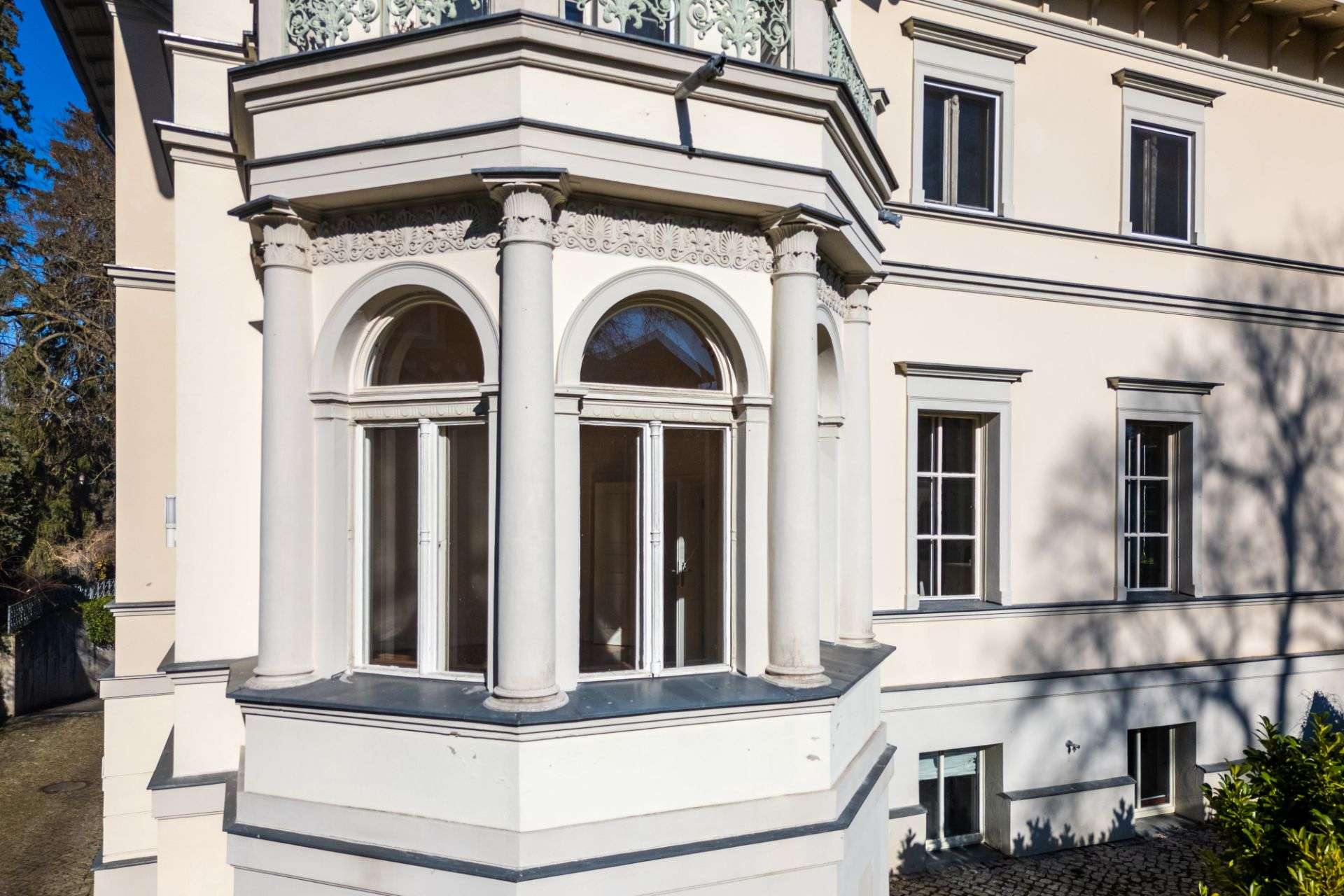 Exquisite Wohnung am Griebnitzsee – Historische Eleganz trifft moderne Möglichkeiten, Potsdam – Bild 2