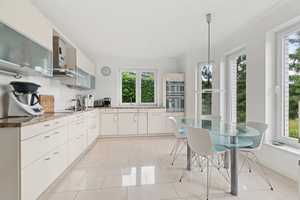 Einzigartige Villa in bester Lage Schenefelds – Pinneberg (Kreis) – Vorschaubild 3