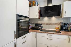 Bremen - Gröpelingen | Modernisiertes Reihenhaus mit riesigem Platzangebot und 2 Garagen – Die vollständige Adresse der Immobilie erhältst du vom Anbieter., 28237 Lindenhof, Bremen – Vorschaubild 8