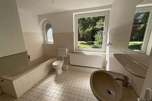 Renovierte 3-Zimmer-Wohnung mit Wanne und Dusche in Wilhelmshaven City zu sofort! – Kolberger Straße 26, 26382 Bant, Wilhelmshaven – Vorschaubild 5