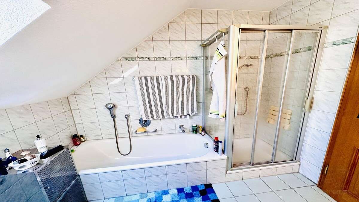 Immobilie in Warmensteinach - Panoramablick im Fichtelgebirge – gepflegte Dachgeschosswohnung in ruhiger Wohnlage - Bild 0