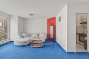 Stadt|Mitte — 2-Zimmer-Wohnung mit Aufzug und Duplexstellplatz, die U-Bahn direkt vor der Türe – 70180 Heusteigviertel, Stuttgart – Vorschaubild 2