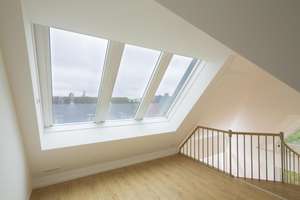 Traumhafte DG-Wohnung, 65 qm, mit Galerie und riesigem, elektrischen Panorama-Dachflächenfenster – Die vollständige Adresse der Immobilie erhältst du vom Anbieter., 86153 Am Schäfflerbach, Augsburg – Vorschaubild 5