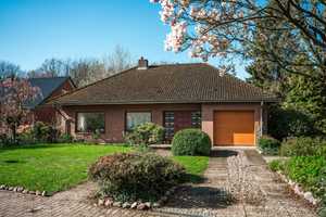 Geräumiges Einfamilienhaus in guter Wohnlage – Rendsburg-Eckernförde (Kreis) – Vorschaubild 2