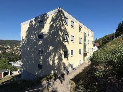 Lichtdurchflutete 4-Zimmer-Wohnung mit Balkon und Garage in Rohrdorf