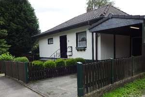 Freistehendes, vollunterkellertes Haus mit wunderschönem Garten in Alt-Richterich