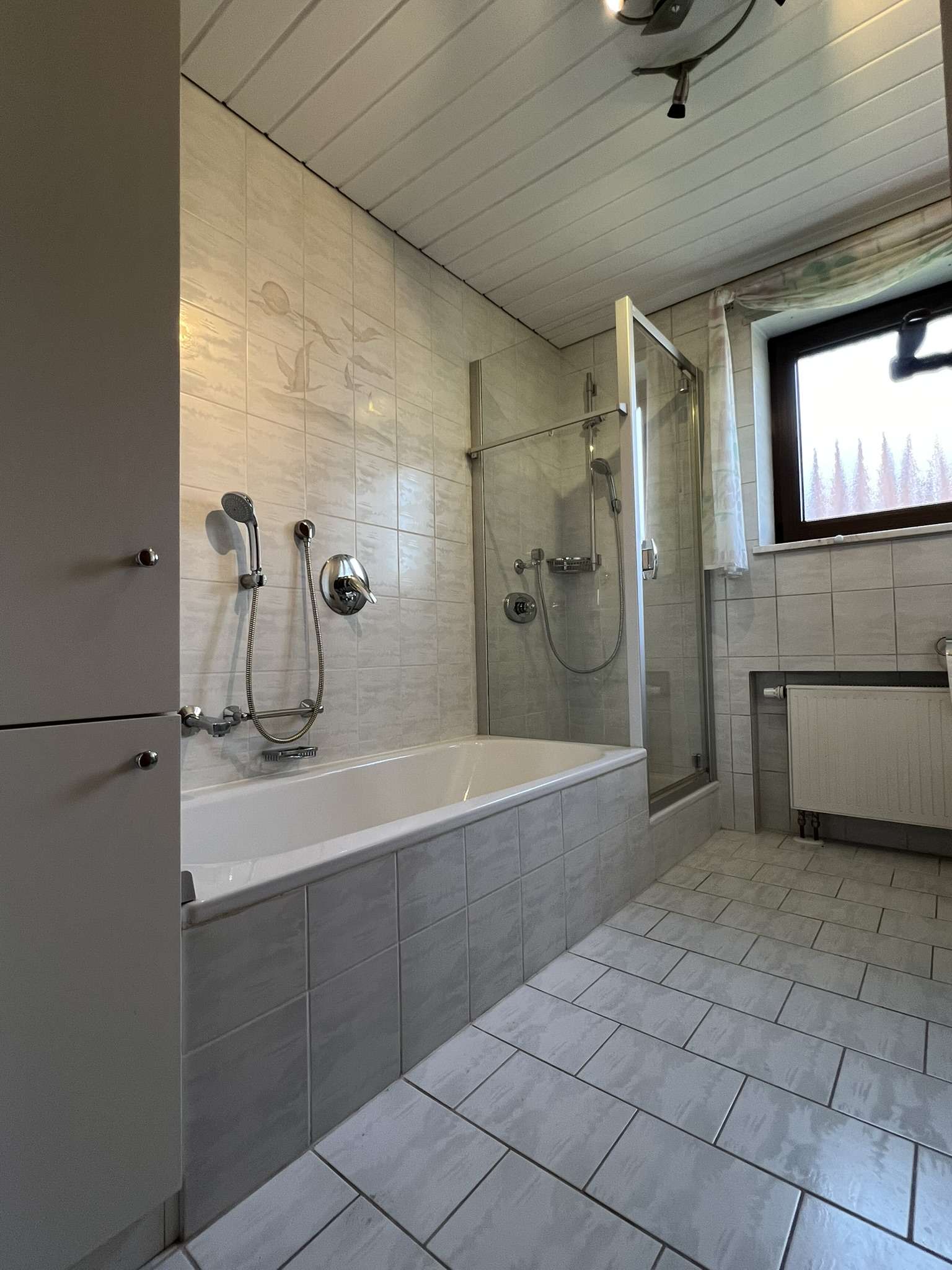 Immobilie in Gablingen - Modernisiertes, zweistöckiges EFH mit 2 WE auf ca. 611m² GF im Landkreis Augsburg! - Bild 1