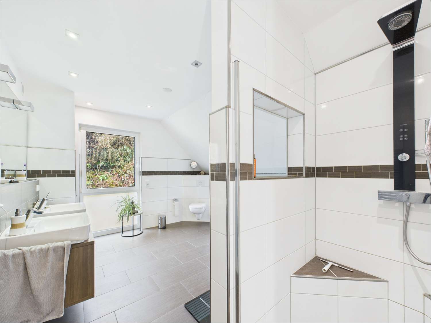 Immobilie in Johannesberg - Elegantes Niedrigenergiehaus mit durchdachtem Wohnkonzept! - Bild 2