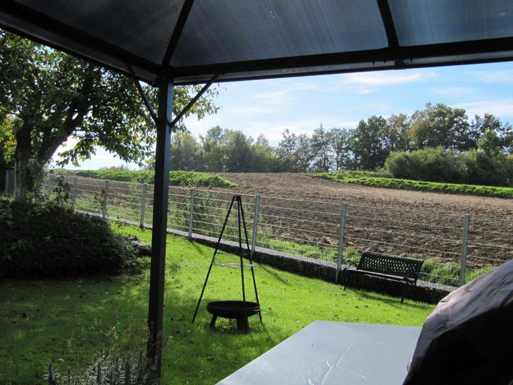 Immobilie in Rudelzhausen - 3-Zimmer-Souterrain-Wohnung  in einem topgepflegten Wohnhaus (nur 3 WE) in traumhafter Lage - Bild 3