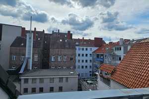 helle 1-Zimmer Wohnung mit Blick 3. OG, zentrale Lage, Balkon