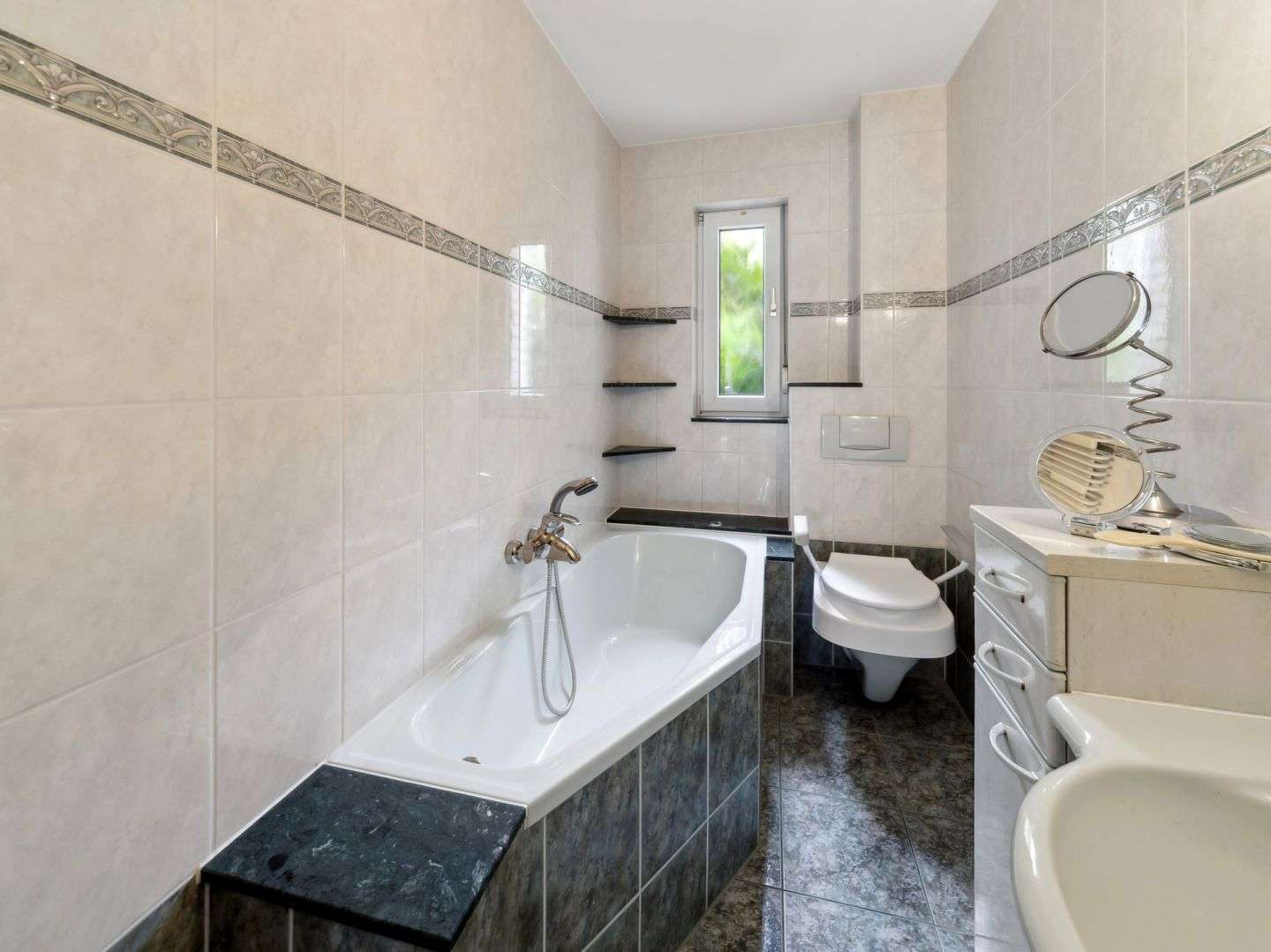 Immobilie in Torgau - Torgau - schönes Mehrparteienhaus mit 3 Einheiten und schönem Garten - attraktiv auch für Familien - Bild 4