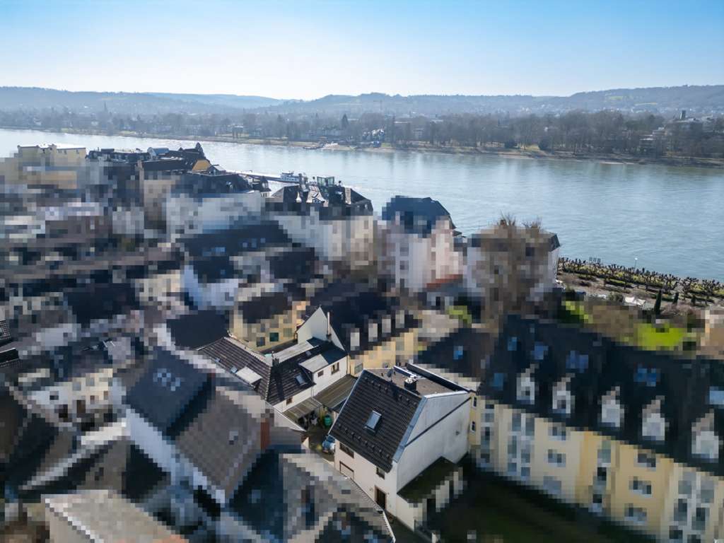 Immobilie in Königswinter - Toplage Rheinpromenadennähe Königswinter! Großzügiges ZFH mit 155 m² Wfl. + ME von ca. 20.000 € p.a. - Bild 2