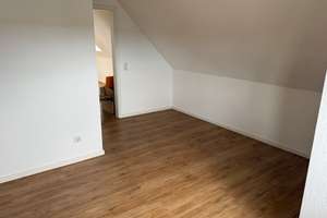schöne 2-Zimmerwohnung mit Tageslichtbad und Balkon zu vermieten – Am Beerberg 1, 99092 Frienstedt, Erfurt – Vorschaubild 8