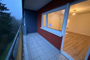 Einziehen. Durchatmen. Ankommen. – Helle 2-Zimmer-Wohnung mit Balkon auf dem Eschberg. – Breslauer Straße 35, 66121 Eschberg, Saarbrücken – Vorschaubild 4
