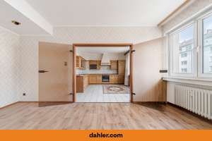 3-Zimmer Wohnung mit zwei Balkonen und großem Gestaltungspotenzial in Düsseldorf-Stadtmitte