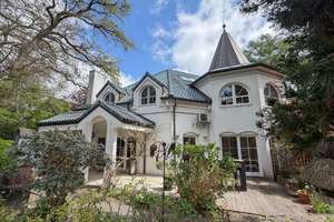 Rissen am Klövensteen: Repräsentative Twin-Villa mit Kamin, Innenpool, Sonnenterrassen u. Garage..!