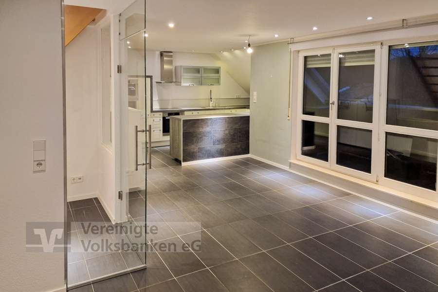 Immobilie in Wannweil - Geräumige 5/6 Zimmer-DG-Wohnung in Wannweil mit 2 Garagen! - Bild 3