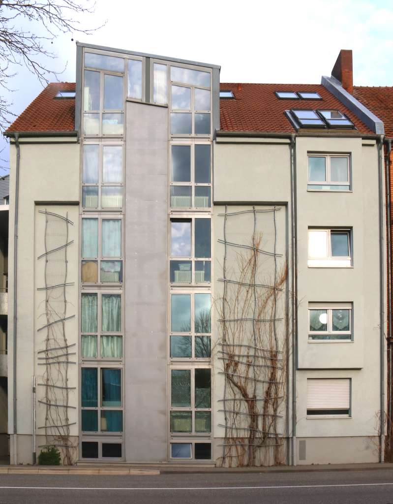 Immobilie in Landau in der Pfalz - Helle, kompakt geschnittene 2 ZKB in gepflegtem MFH - Bild 1