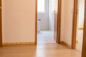 Dachgeschoss-Perle mit separater Küche und Tageslichtbad – vermietet, mit Garage und Speicher – 4319 Althen-Kleinpösna, Leipzig – Vorschaubild 6