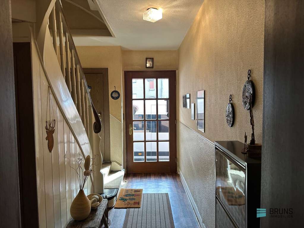 Immobilie in Mönchengladbach - Ein- bis Zweifamilienhaus in zentraler Wohnlage - Bild 2