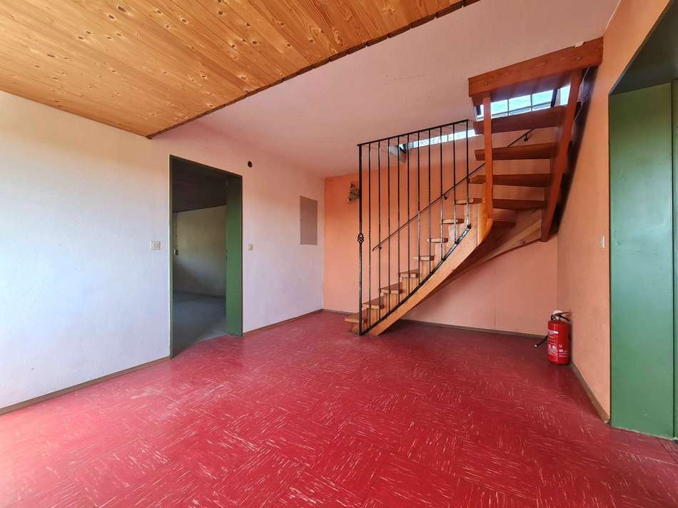 Büro, UG