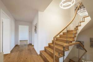DHH in Vachendorf - Sonnige, zentrale Lage 600m² Grund, 168m² Wfl. - zu Fuß zu Schule & KiGa – 83377 Vachendorf – Vorschaubild 9
