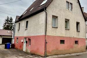 Geräumiges Einfamilienhaus im Herzen von Pfaffenhofen – Die vollständige Adresse der Immobilie erhältst du vom Anbieter., 74397 Pfaffenhofen – Vorschaubild 1