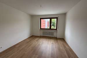 Großzügige 3-Zimmer-Wohnung mit viel Licht und guter Verkehrsanbindung in Nürnberg Schniegling – Herderstraße 36, 90427 Schniegling, Nürnberg – Vorschaubild 6