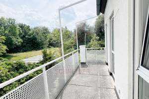 IMMOBILIEN SCHNEIDER - schöne 3 Zimmer-Wohnung in begehrter Lage mit Einbauküche und Wintergarten – Die vollständige Adresse der Immobilie erhältst du vom Anbieter., 81827 Waldtrudering, München – Vorschaubild 5
