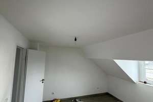Sanierte 2-Zimmer-Dachgeschosswohnung mit Fußbodenheizung in Duisburg – provisionsfrei – Liebfrauenstraße 7, 47053 Hochfeld, Duisburg – Vorschaubild 3
