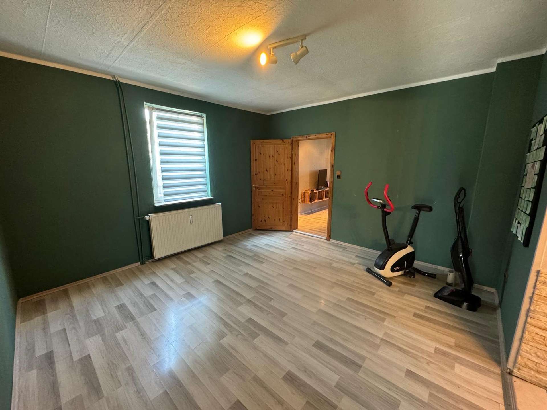 Immobilie in Extertal - Vielseitiges Wohnhaus mit Potenzial - Umbau zum 3-Familienhaus möglich - Bild 3