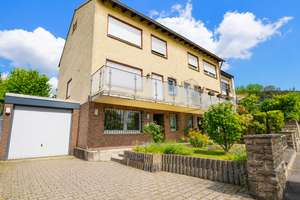 Ca. 143 m² große Doppelhaushälfte mit Terrasse, Südbalkon und Ausbaureserve am Tücking